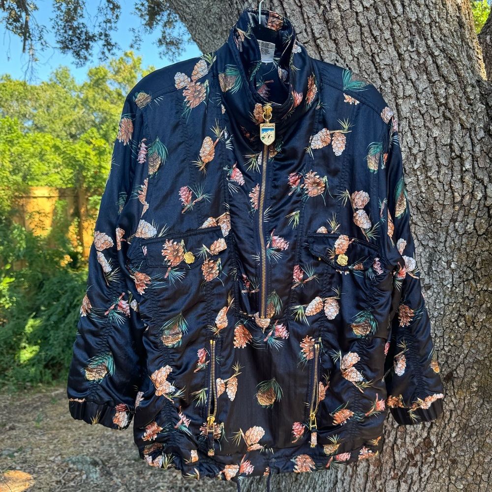 RARE Vtg Lily Farouche Ski Blue and Brown Satin Pinecone print pullover.Size L